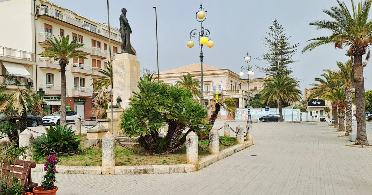 monumento ai caduti pozzallo sizilien