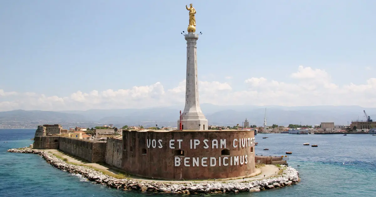 stele della madonna della lettera in messina