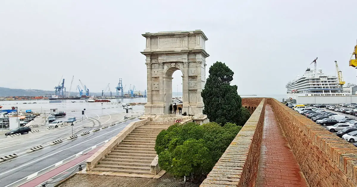 arco di traiano - trajansbogen ancona